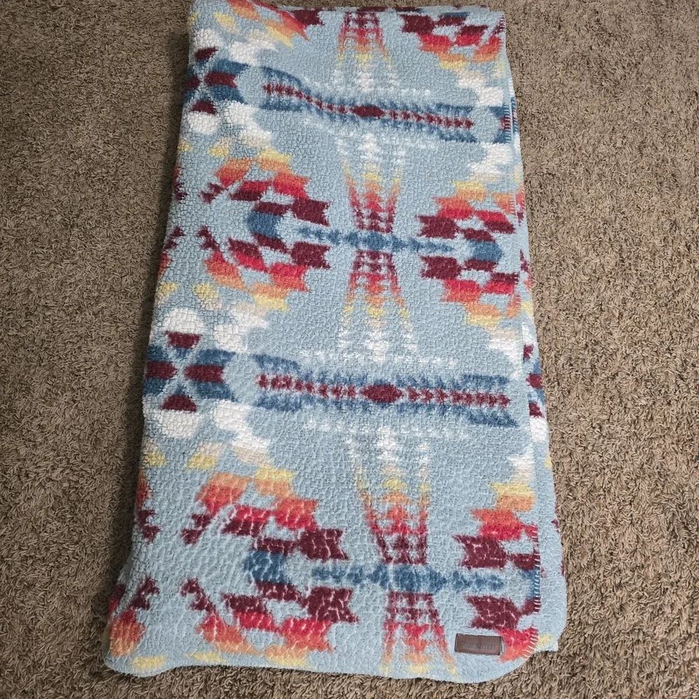 Pendleton Sherpa Fleece Blanket Legend Lake Aqua Blue Sky Aztec Southwest Queen